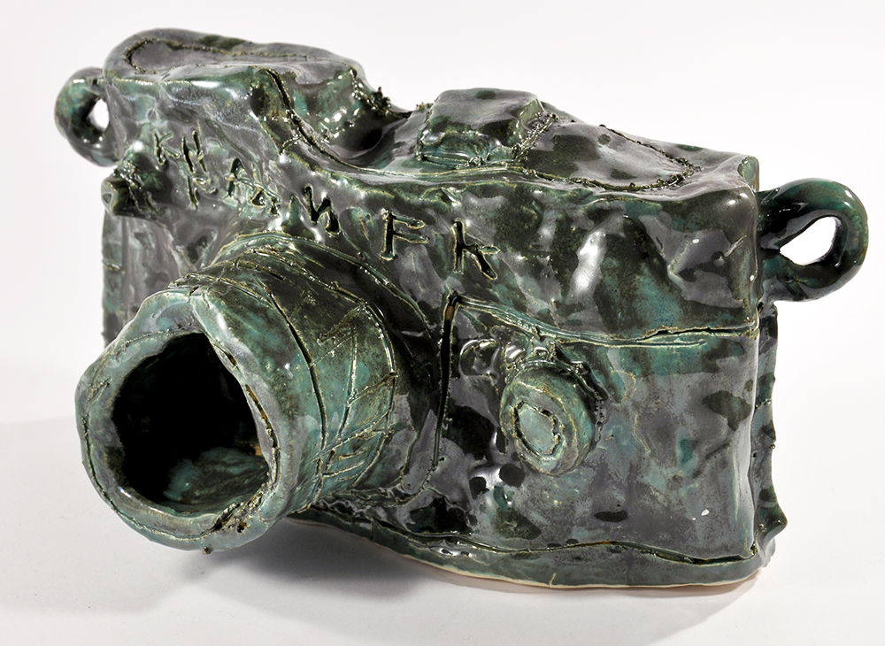 Alan Constable, Not titled, 2010, ceramic, 14.5 x 29 x 12.5 cm.