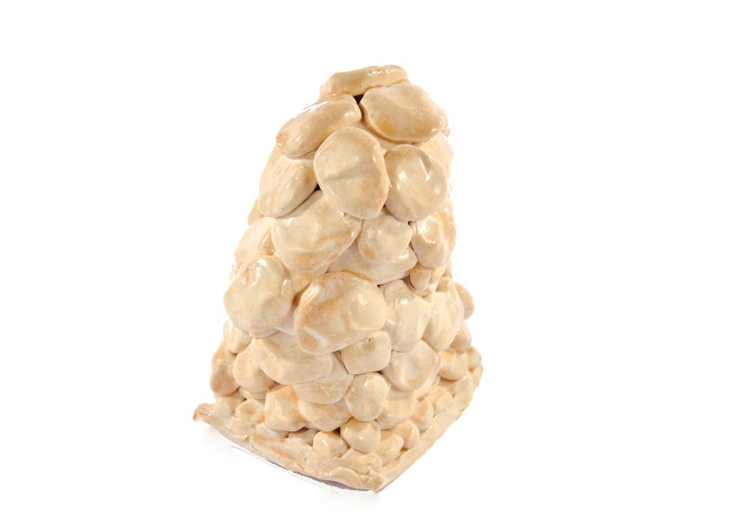 Ruth Howard, Not titled, 2011. ceramic, 14.5 x 9.5 x 9.5 cm.